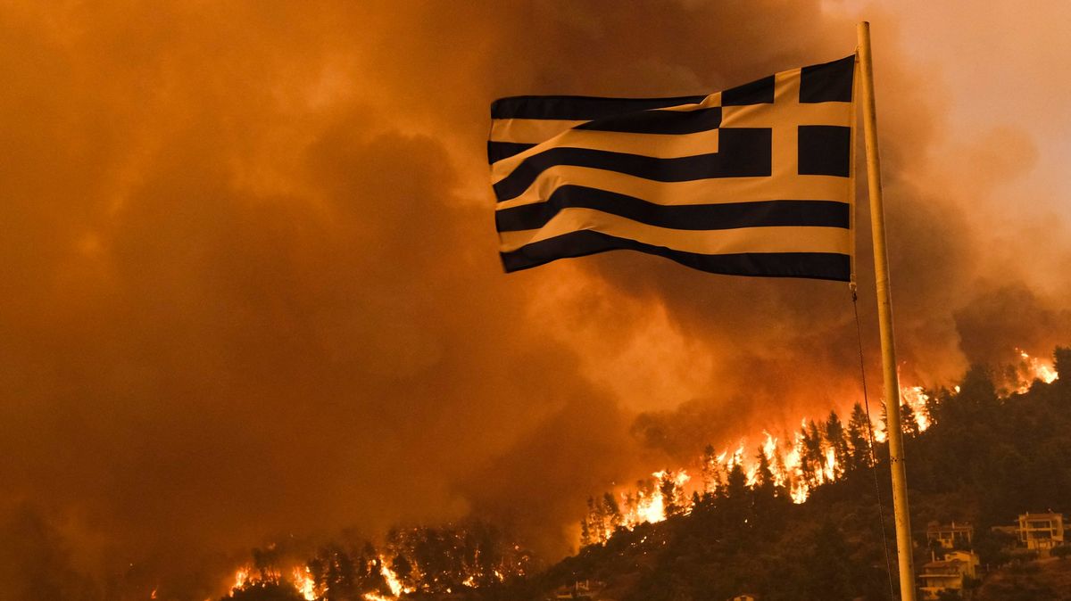 Řecko pokračuje v boji s požáry. Čeští hasiči popsali, jak budou pomáhat
